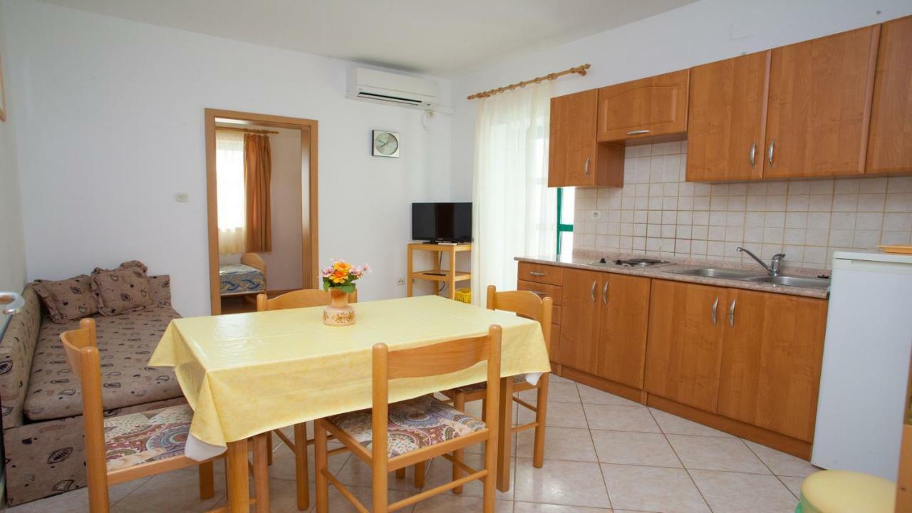 Apartments Basaca Pag Town Buitenkant foto